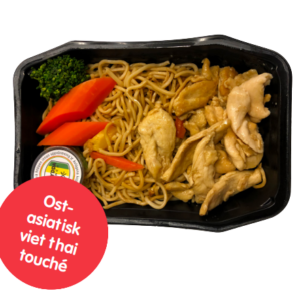 Wokade Äggnudlar med grillade kycklingfilé